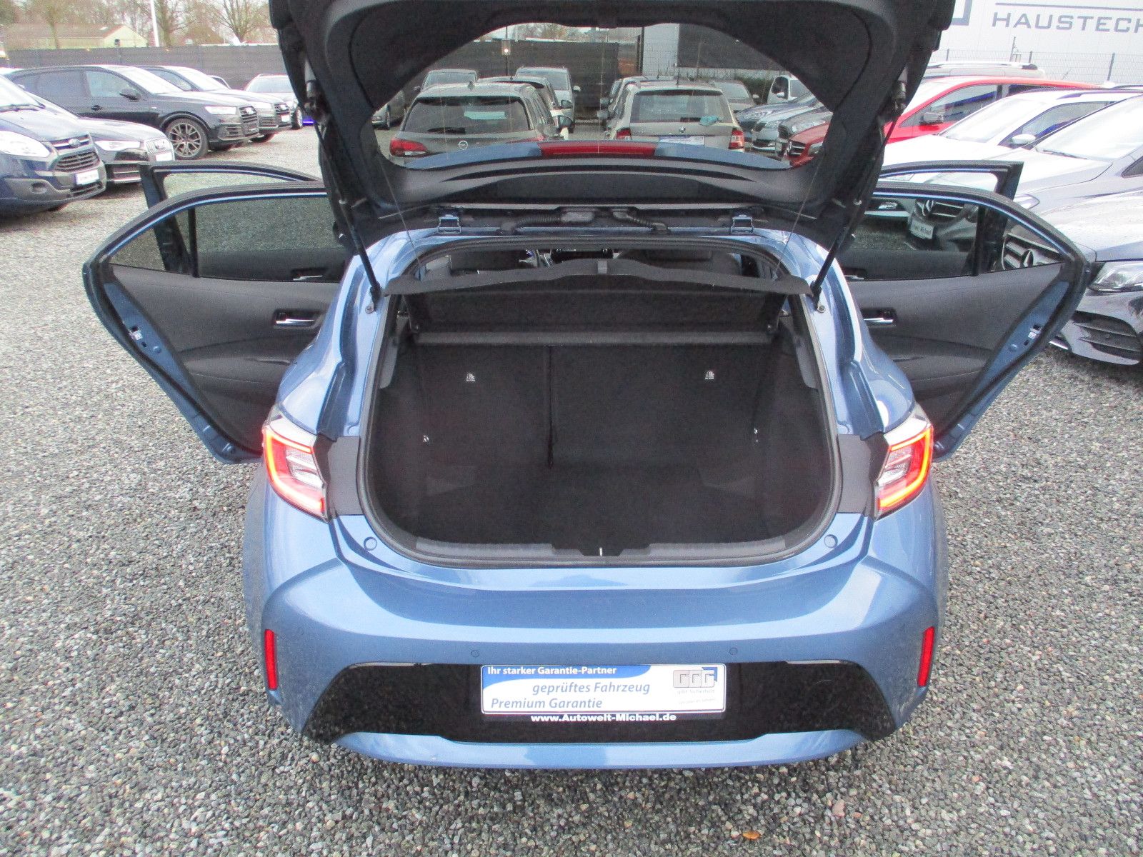 Toyota Corolla Hybrid 1.8 Club - Samsaru's Car Outlet
