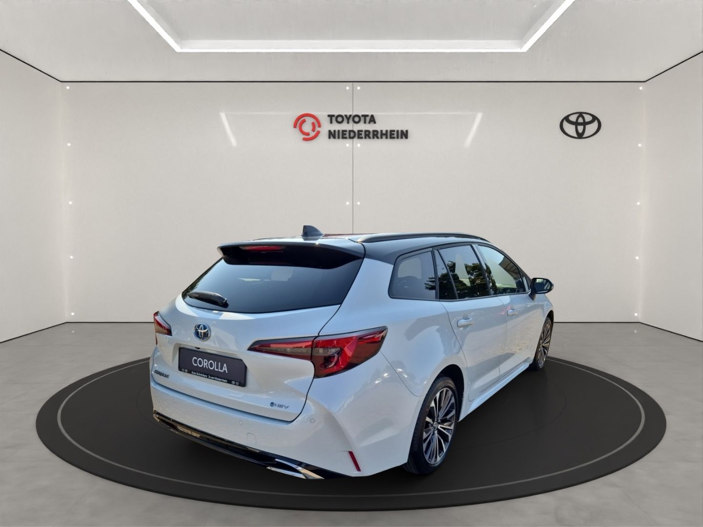Toyota Corolla TS Black & White LED+NAVI+CARPLAY+RFK