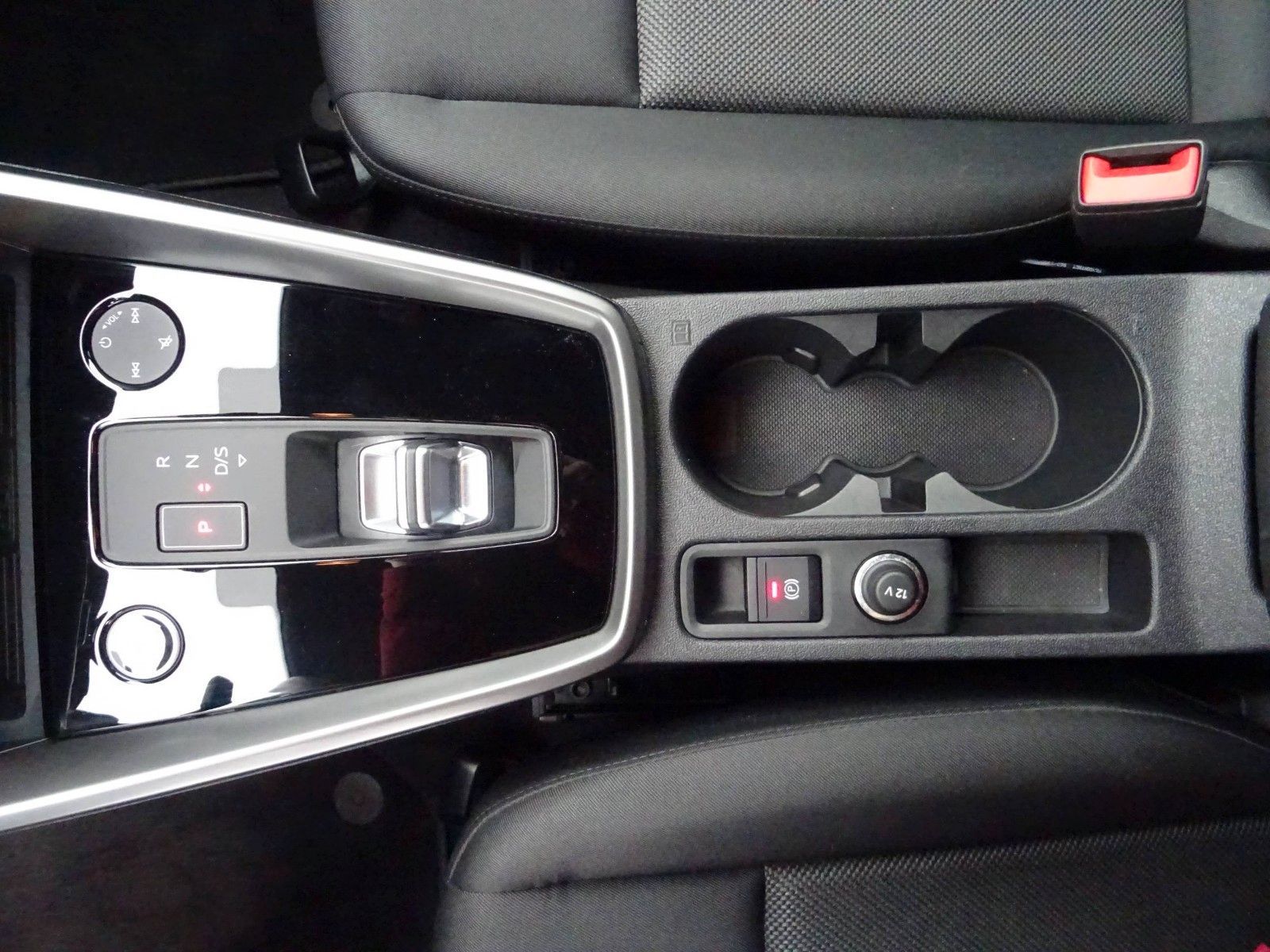 Audi A3 Sportback 30 TFSI S line - Samsaru's Car Outlet