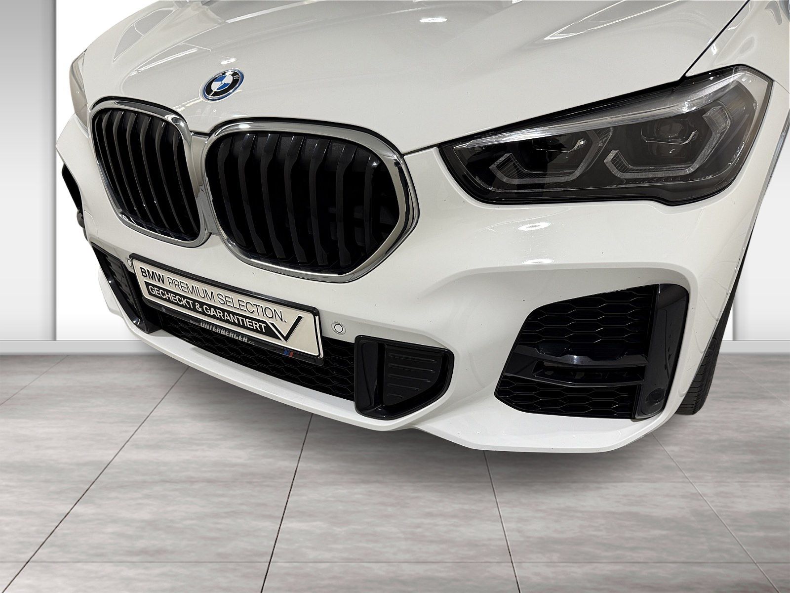 BMW X1 xDrive25e M Sportpaket - Samsaru's Car Outlet