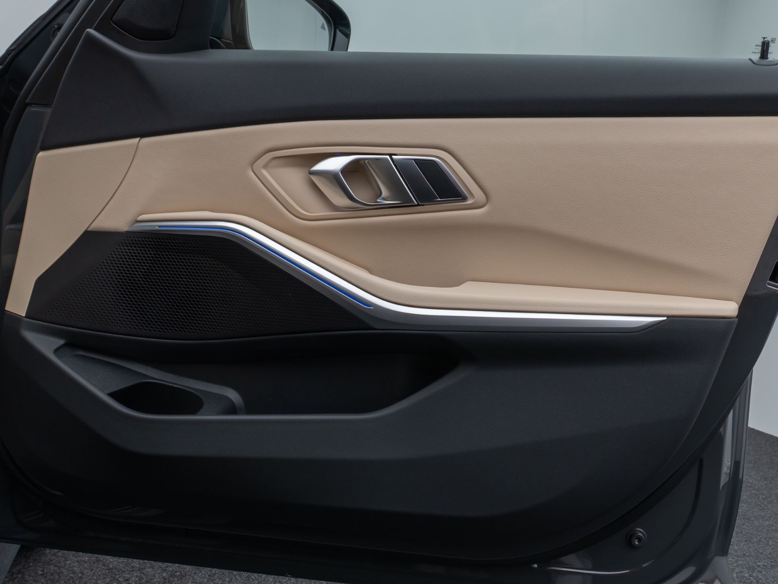 BMW 320d xD Luxury Line - Samsaru's Car Outlet
