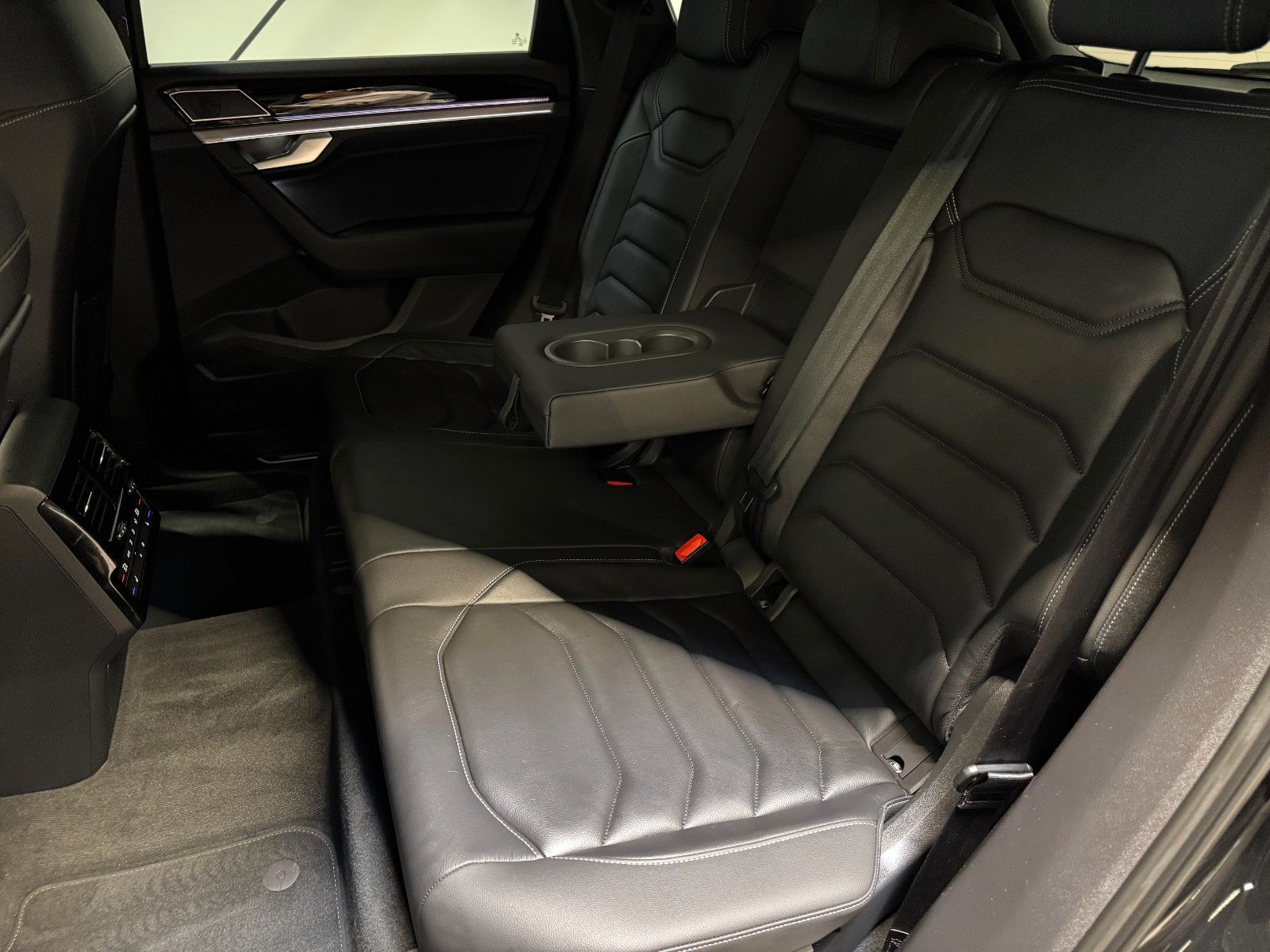 Volkswagen TOUAREG R-LINE 4M. 3.0TDI*LUFTFEDER*PANO*STDHZ