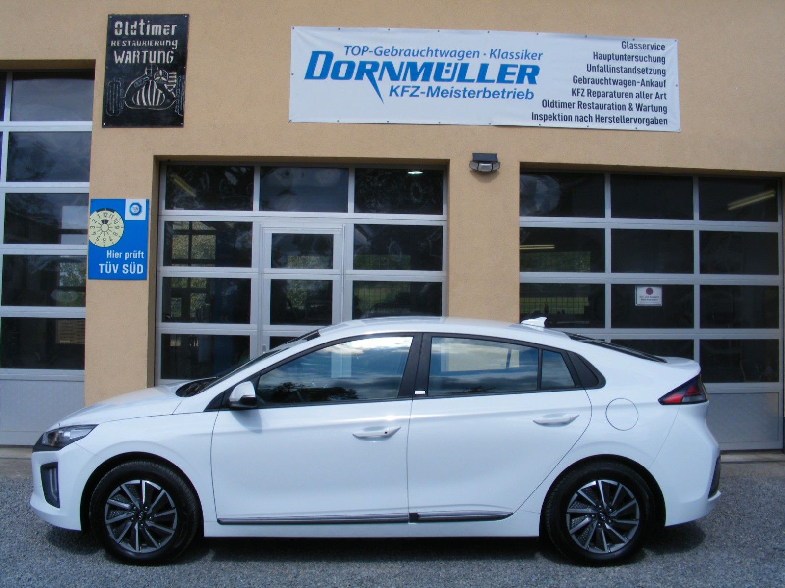 Hyundai IONIQ Elektro Trend - Samsaru's Car Outlet