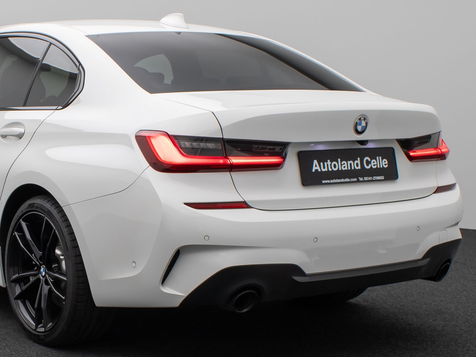 BMW 320e M Sport - Samsaru's Car Outlet