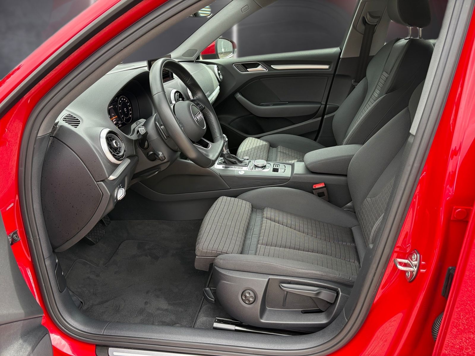 Audi A3 40 e-tron sport - Samsaru's Car Outlet