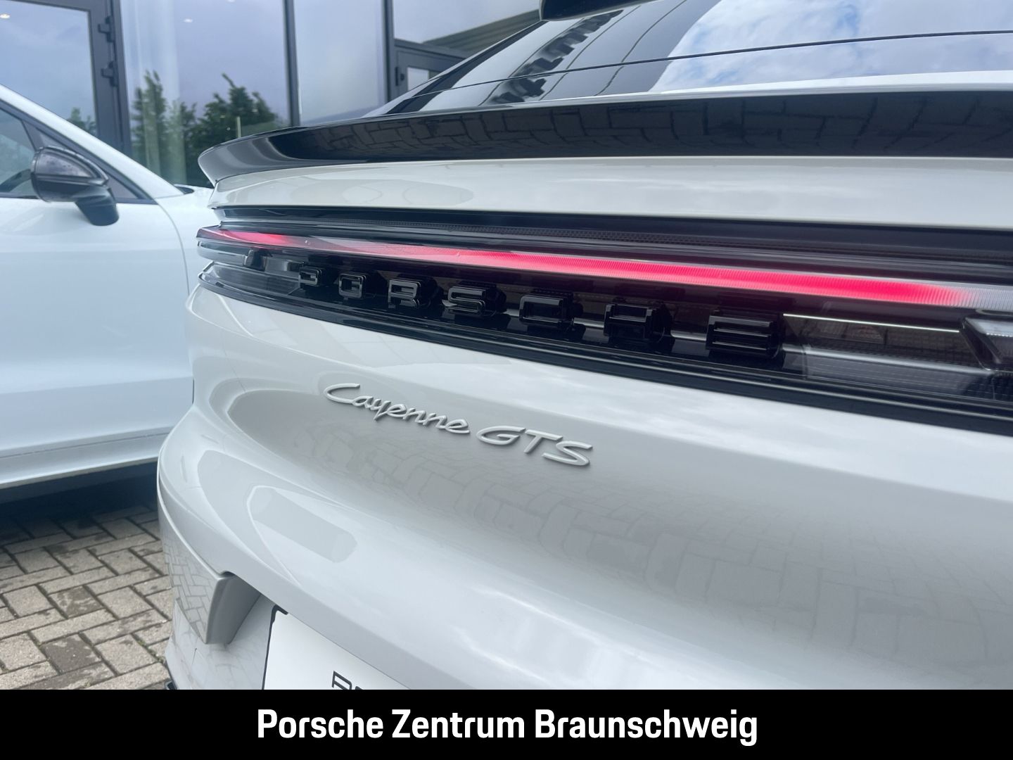 Porsche Cayenne GTS Coupe InnoDrive HA-Lenkung Head-Up