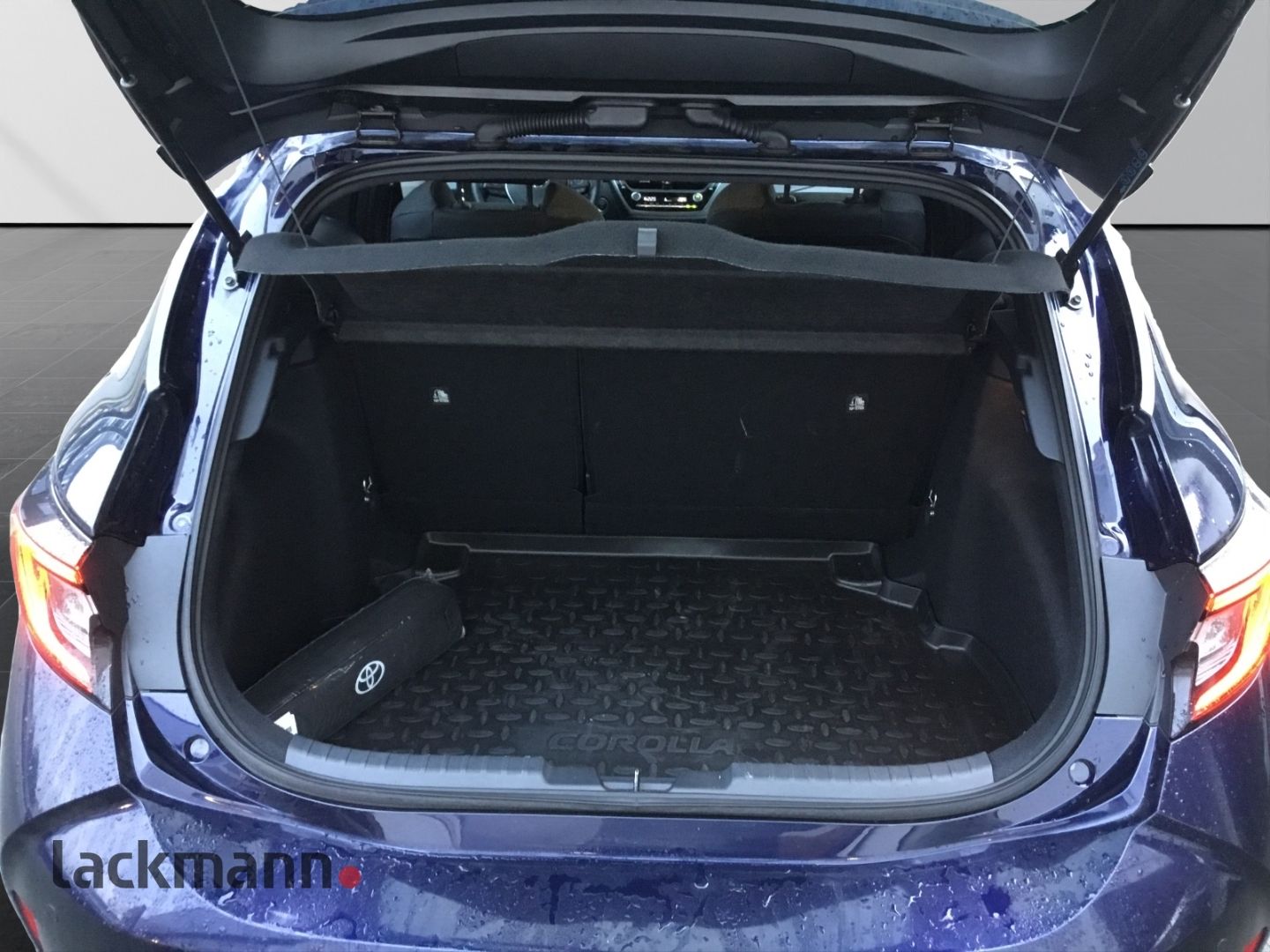 Toyota Corolla 1.8 Hybrid - Samsaru's Car Outlet