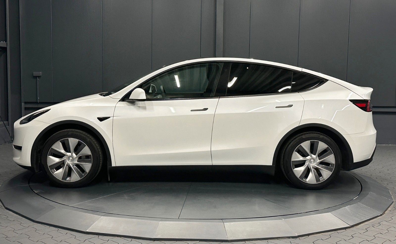 Tesla Model Y RWD *1.HAND*Wärmepumpe*