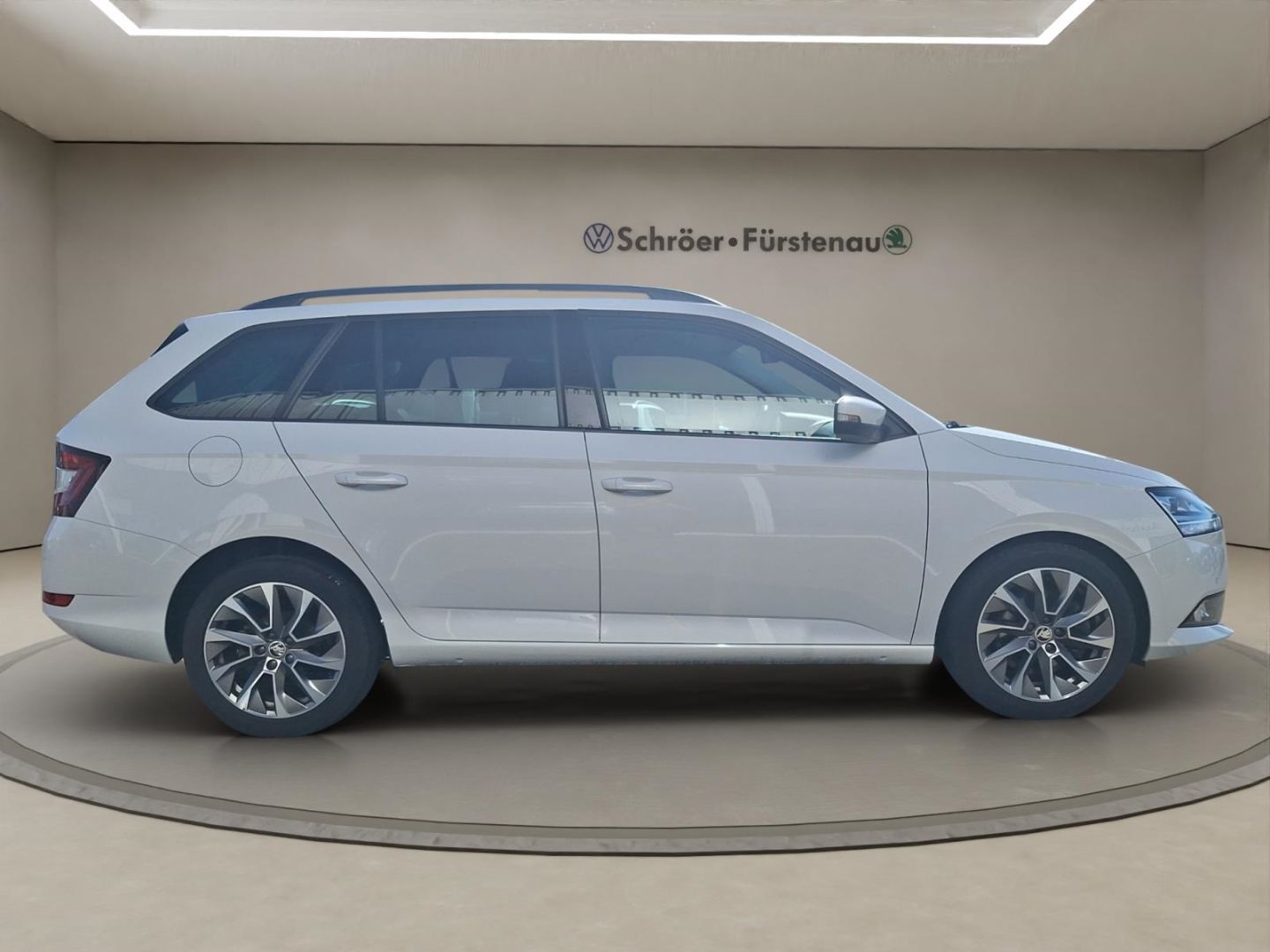 Skoda Fabia Combi 1.0 TSI DSG - Samsaru's Car Outlet