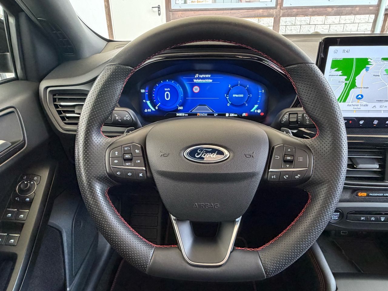 Ford Focus Turnier 1.5 EcoBlue ST-LineX *PANO*LED*KAM