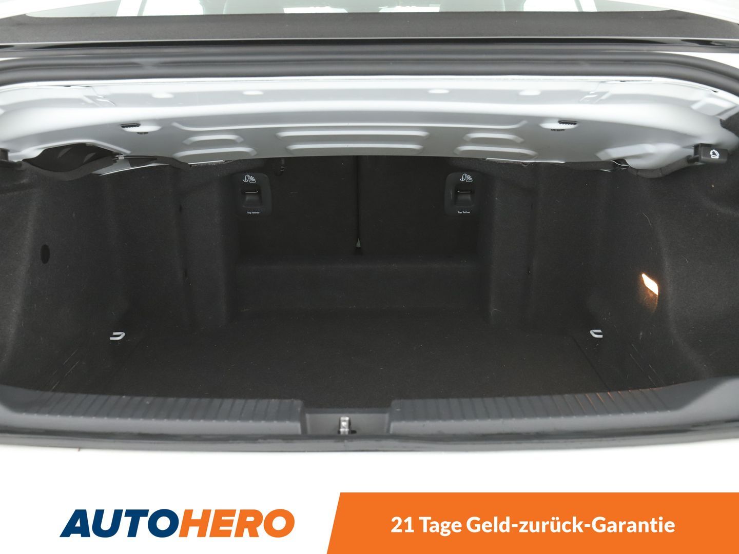 Volkswagen T-Roc 1.5 TSI ACT R-Line - Samsaru's Car Outlet