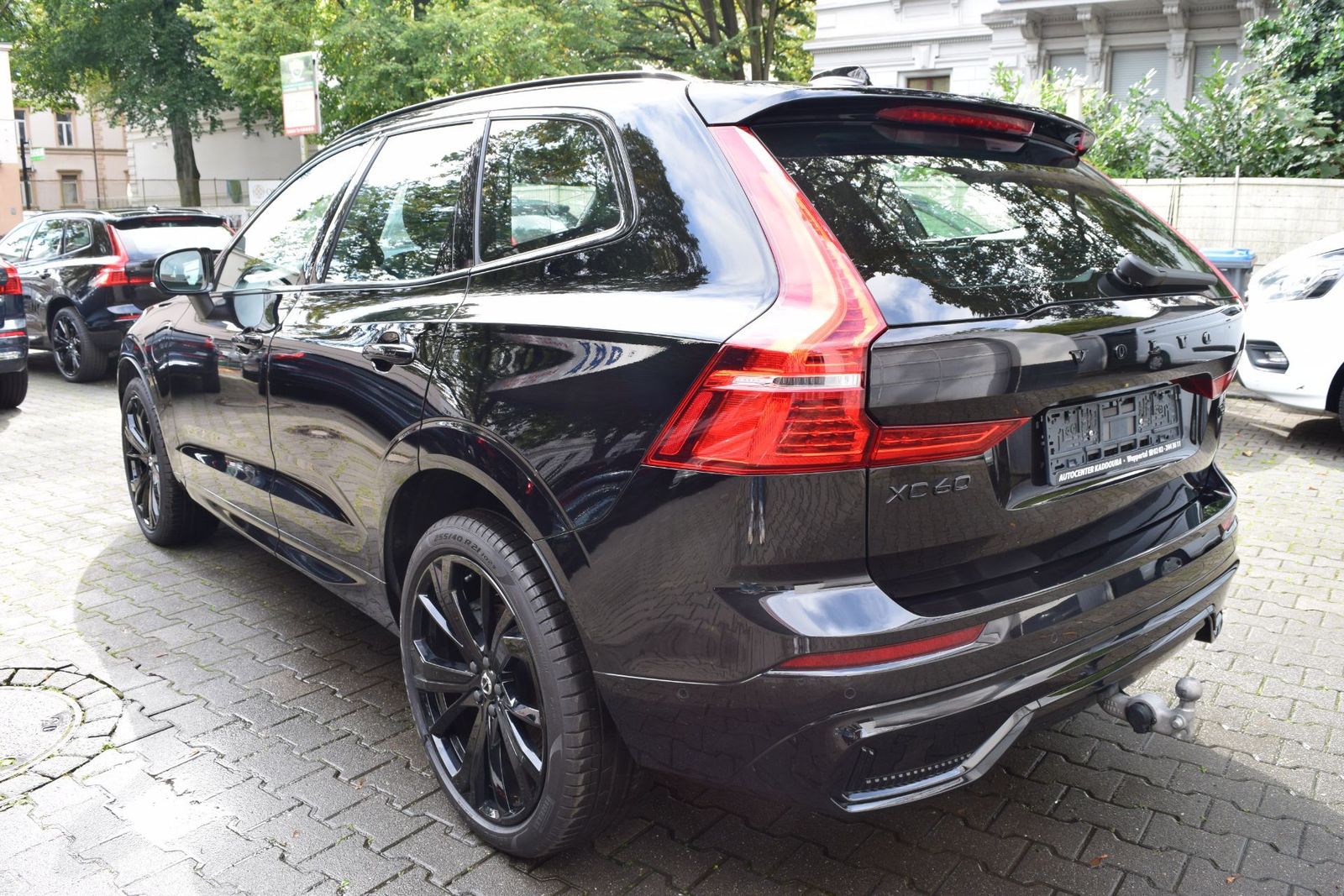 Volvo XC60 T6 Plus Black Edition AHK 360 PANO H&K STH