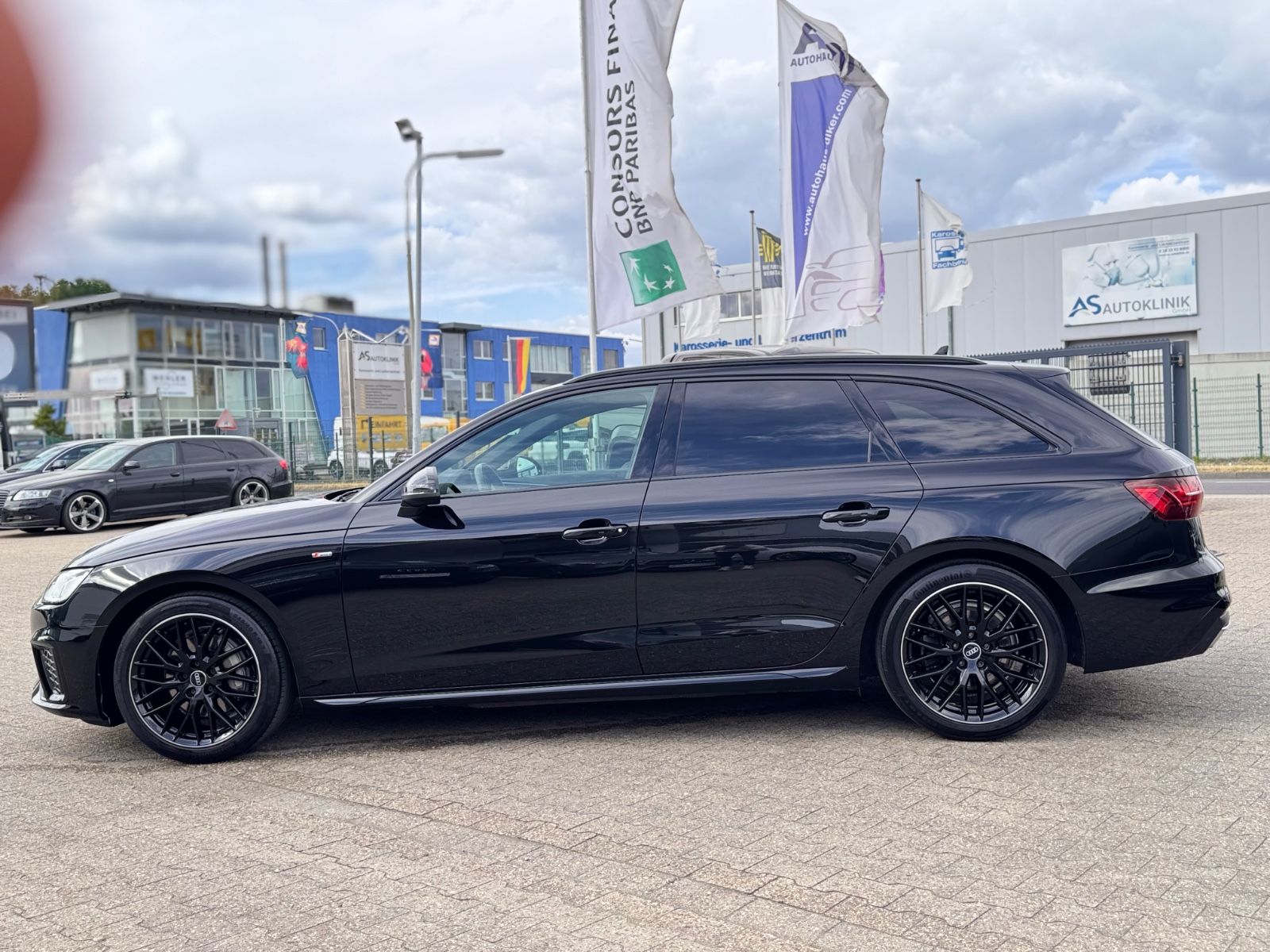 Audi A4 Avant 40 TFSI S line - Samsaru's Car Outlet