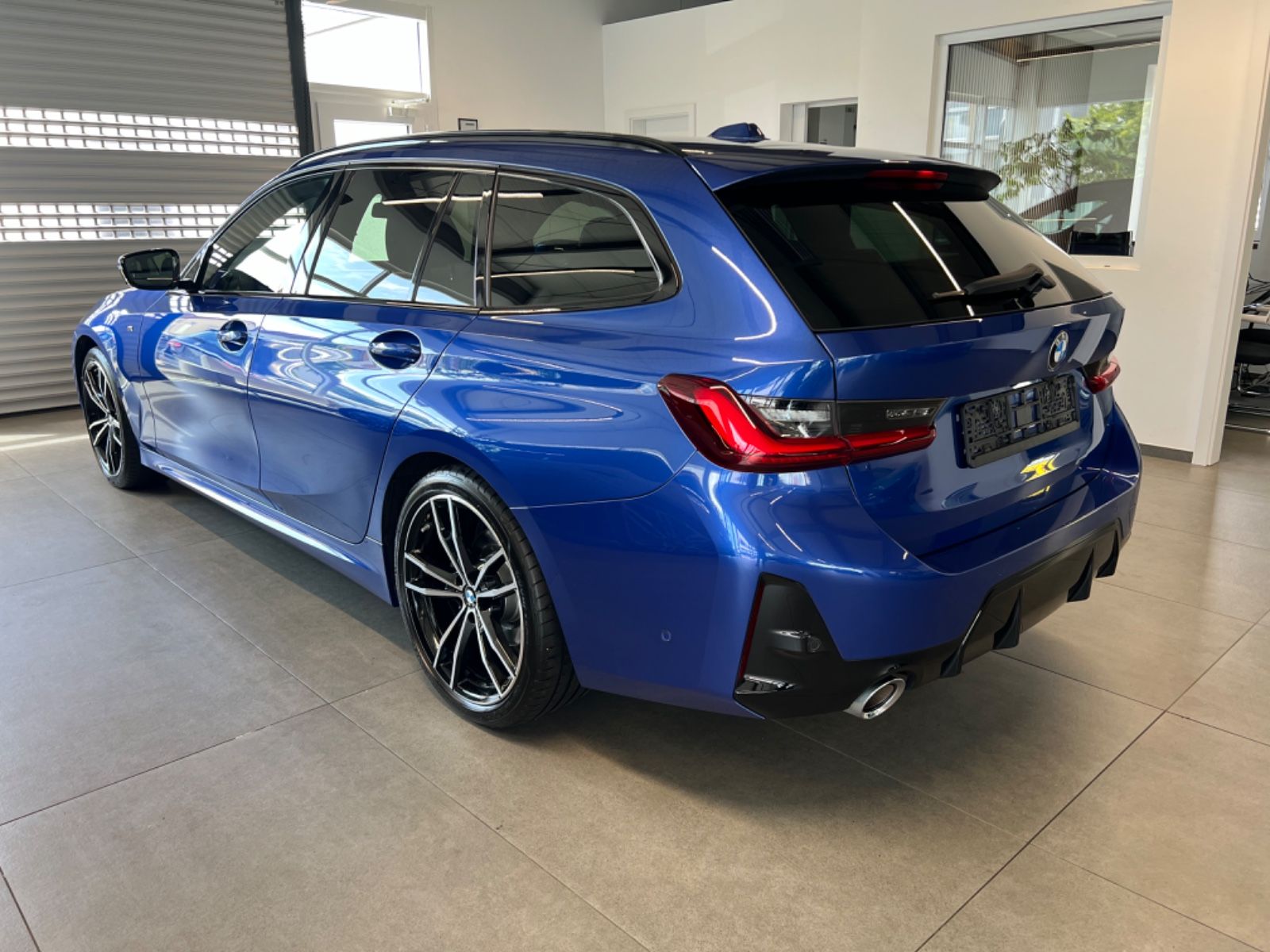 BMW 320 d xDrive M Sport - Samsaru's Car Outlet