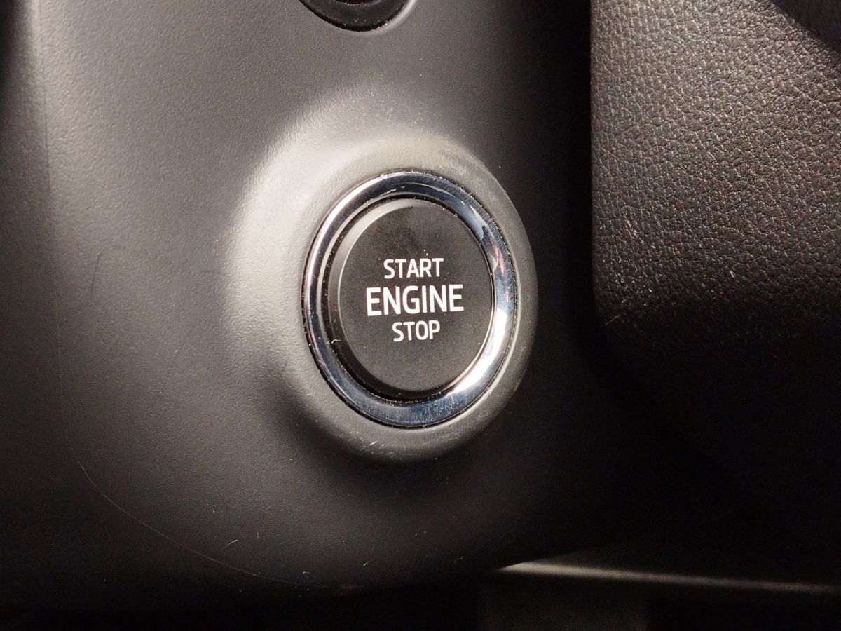 Skoda Octavia 1.4 TSI iV First Edition - Samsaru's Car Outlet