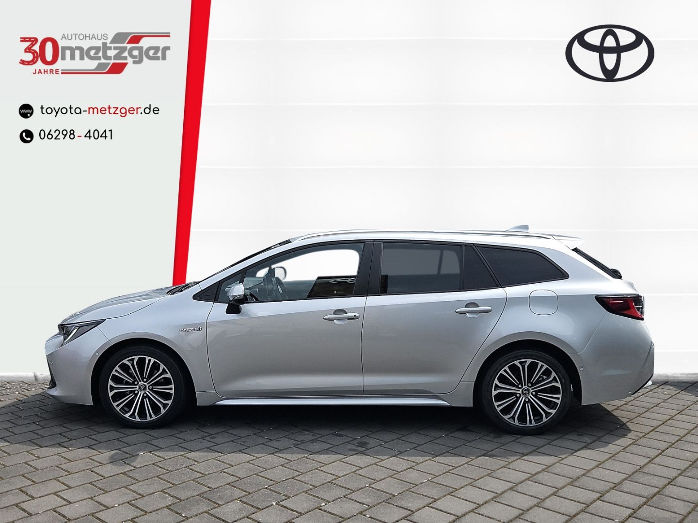 Toyota Corolla Touring Sports 1.8 Hybrid Club - Samsaru's Car Outlet