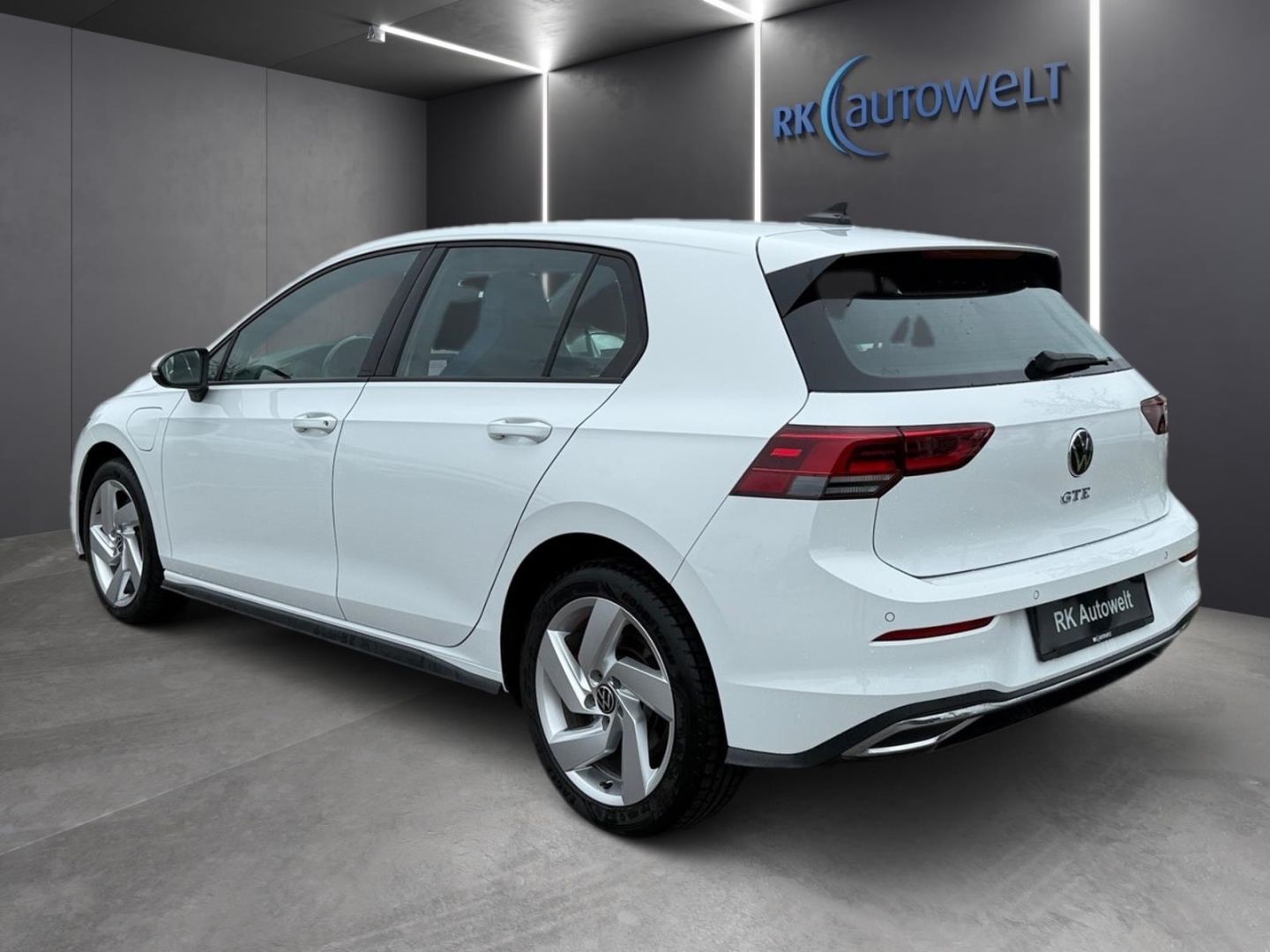 Volkswagen Golf 8 VIII GTE 1.4 eHybrid - Samsaru's Car Outlet