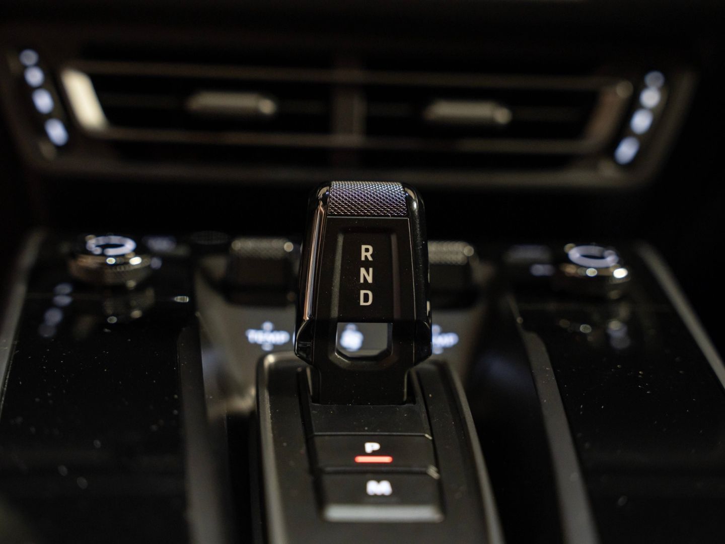 Porsche 992 Turbo S Burmester InnoDrive PCCB Lift-VA