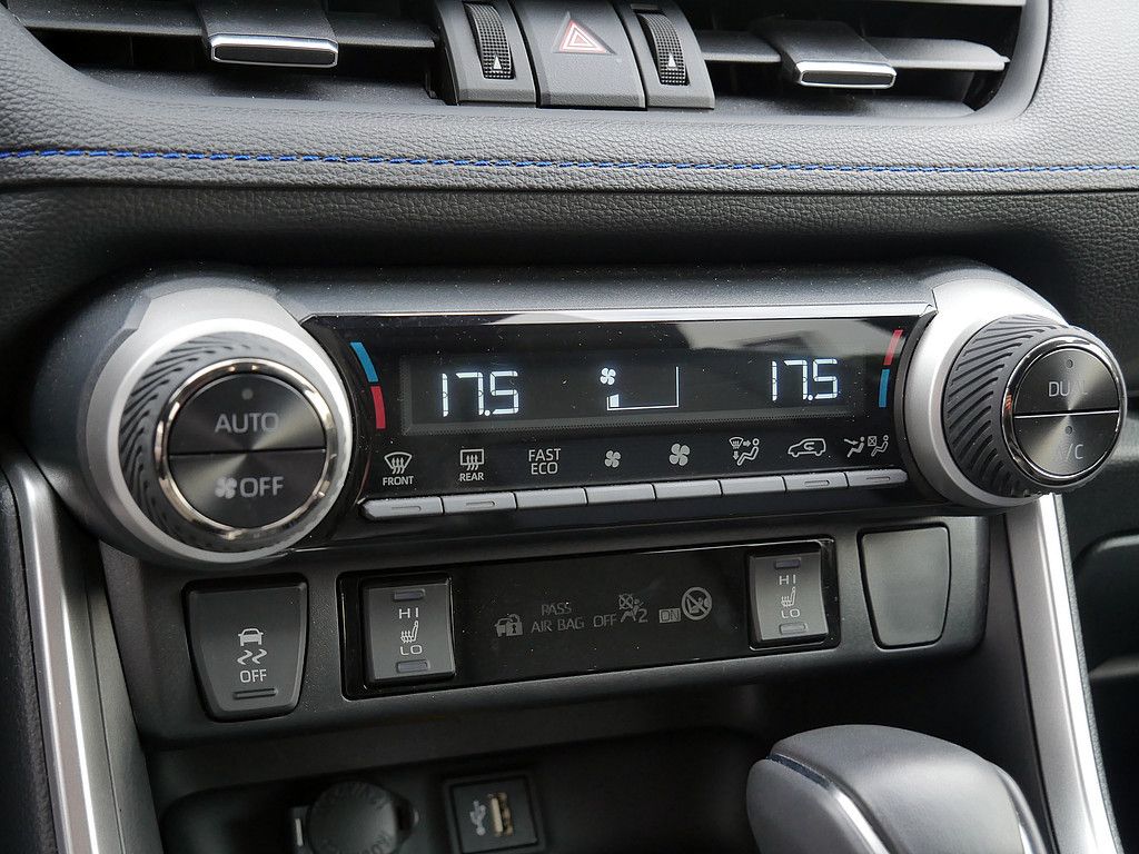 Toyota RAV 4 2.5 Hybrid 4x2 Style KAMERA NAVI ACC LED