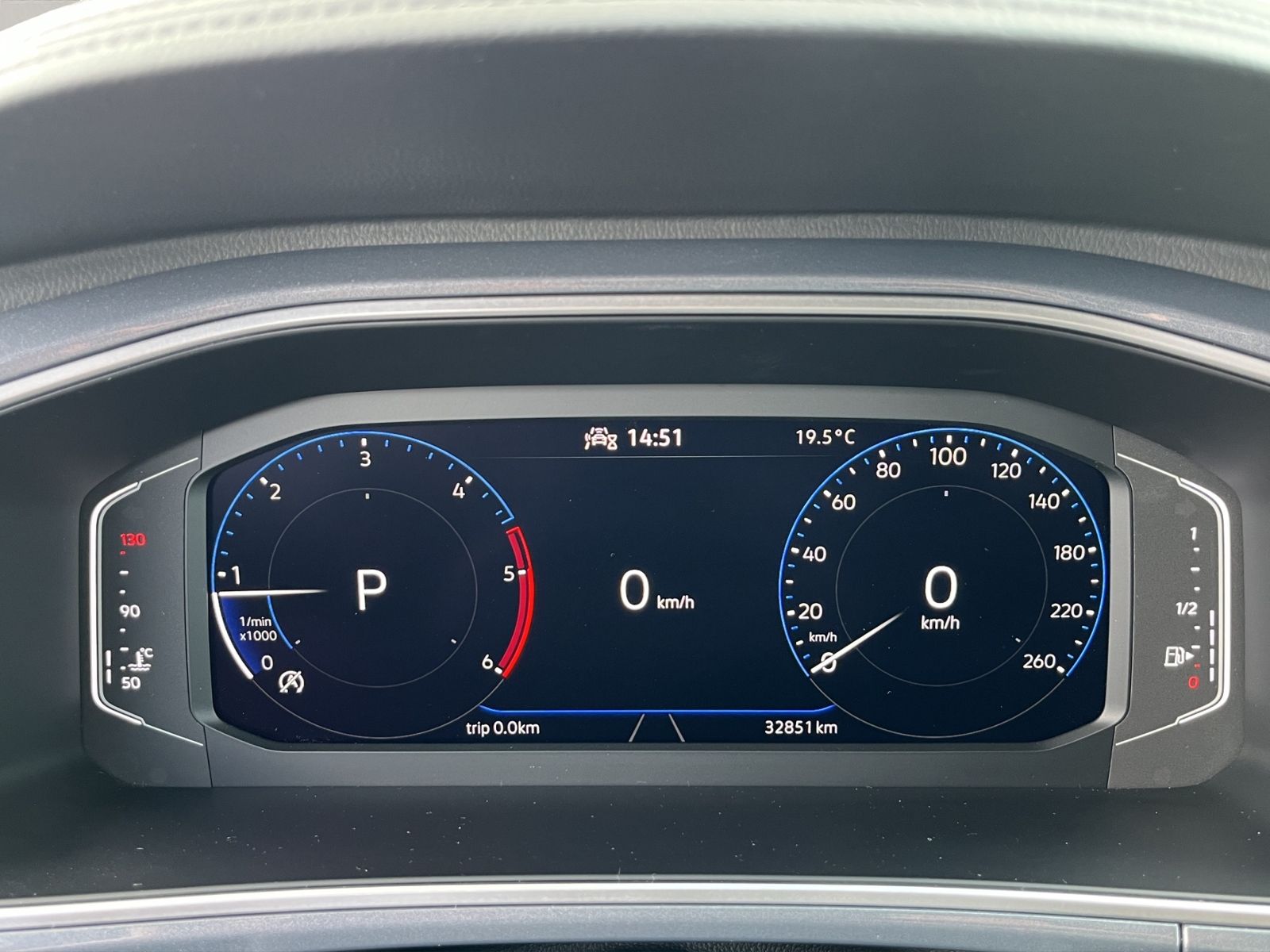 Volkswagen T-Roc 2.0 TDI Style - Samsaru's Car Outlet