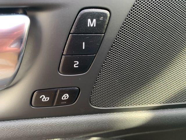 Volvo V60 T6 AWD Plus Dark gr.Reichweite Abstandstemp.