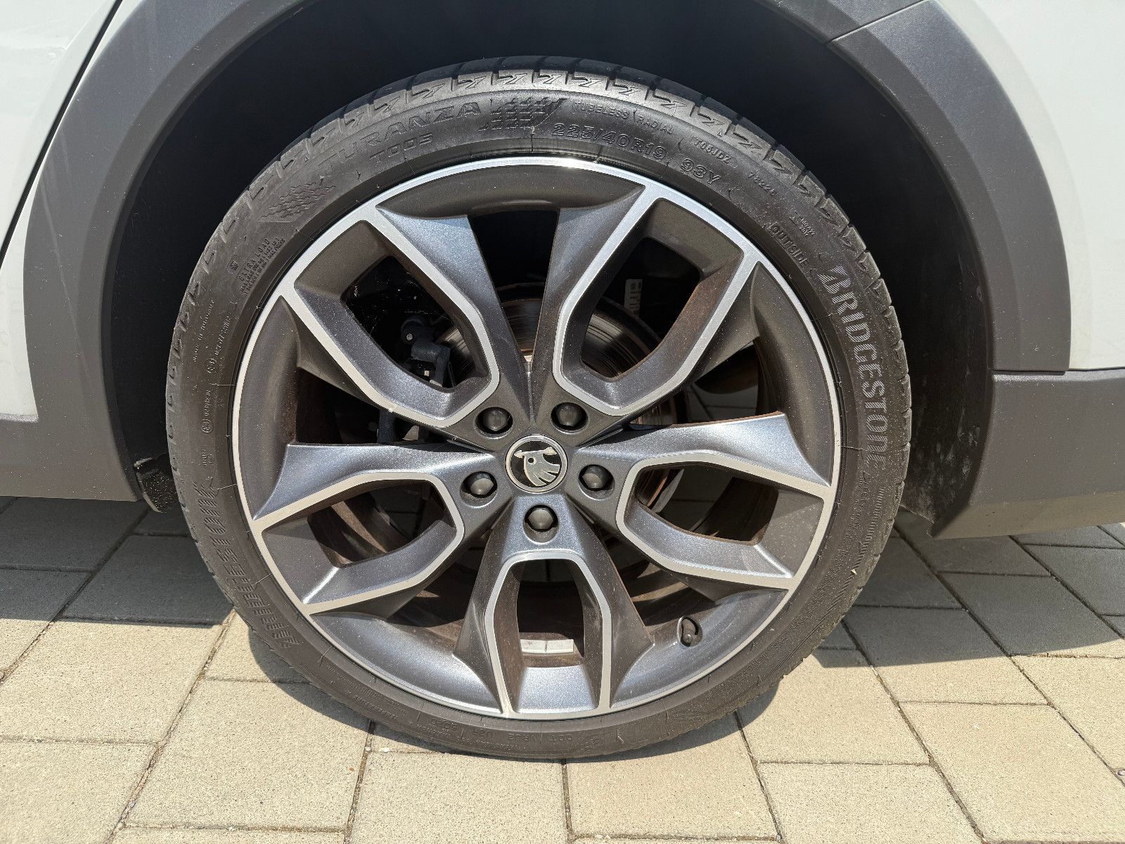 Skoda Octavia Combi Scout 4x4 - Samsaru's Car Outlet