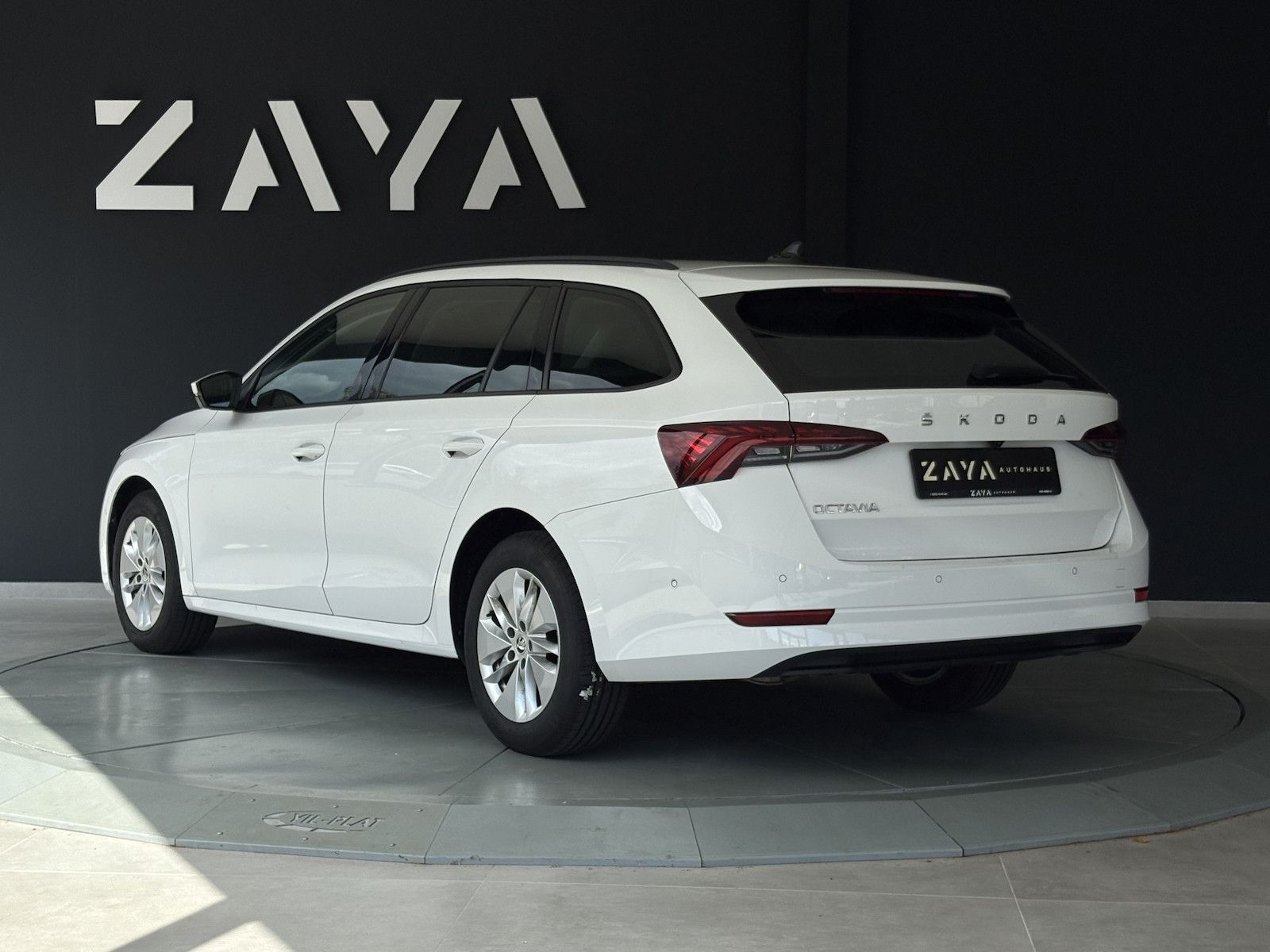Skoda Octavia 2.0 TDI Ambition - Samsaru's Car Outlet