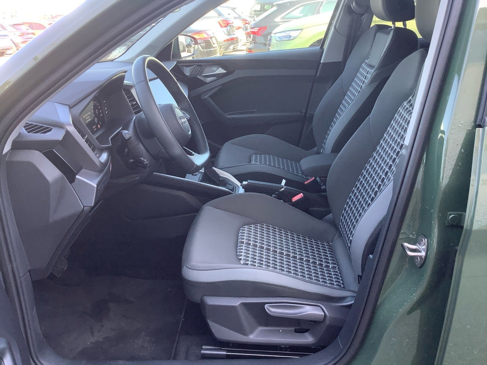 Audi A1 Sportback 25 TFSI S-Tronic S-Line - Samsaru's Car Outlet