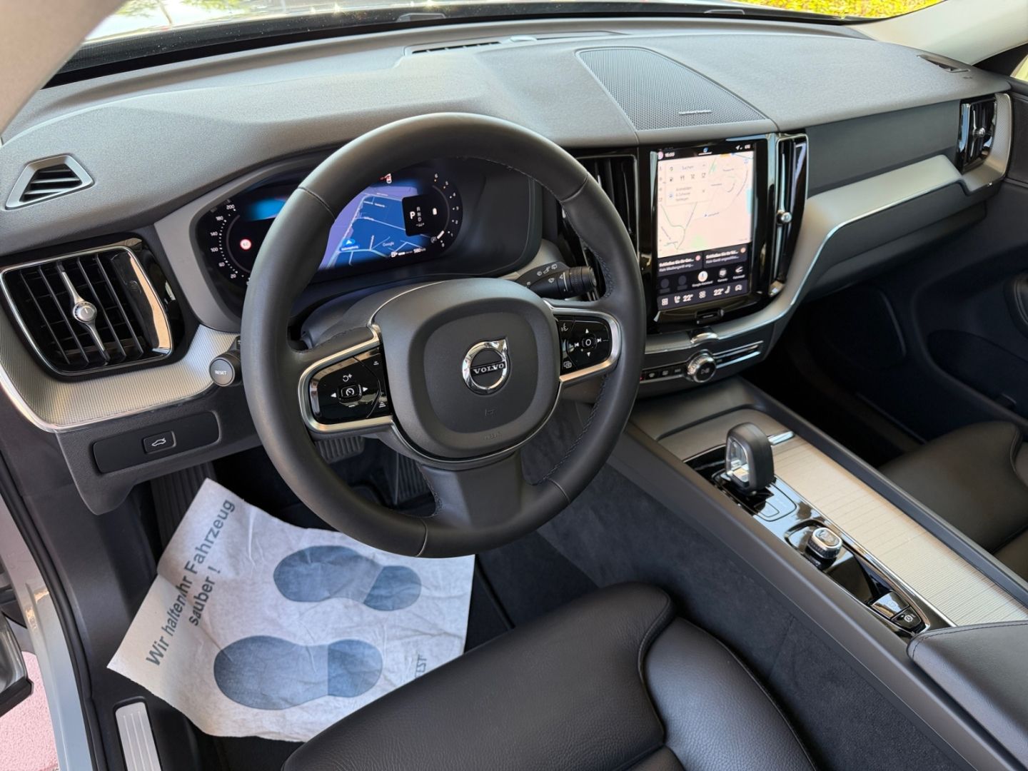 Volvo XC60 B4 Plus Dark Harman Kardon Memory Kurvenlic