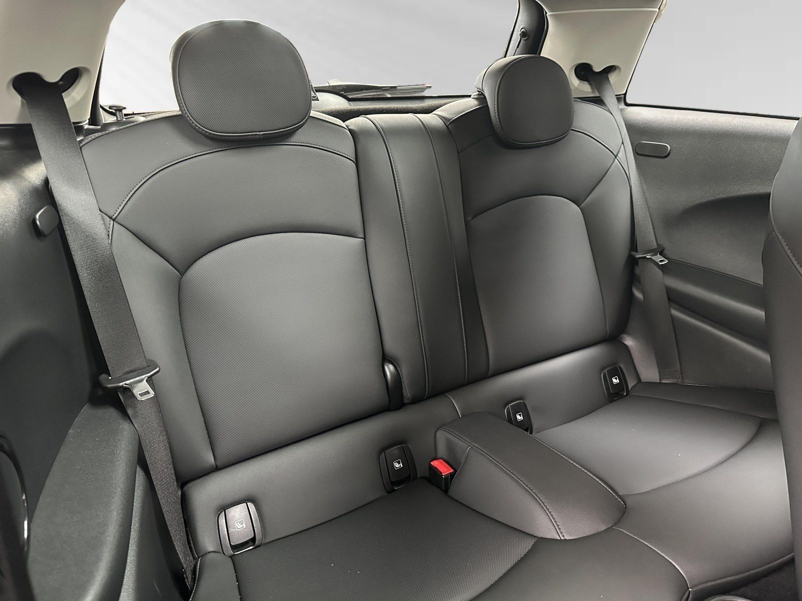 MINI Cooper SE - Samsaru's Car Outlet