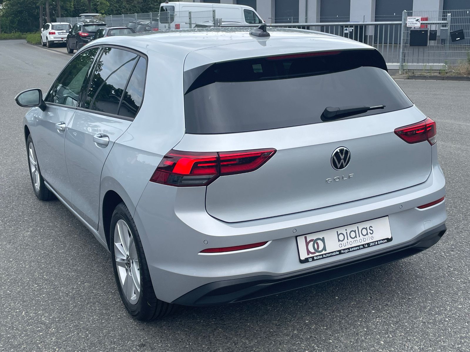 Volkswagen Golf VIII 1.5 TSI Lim. Life - Samsaru's Car Outlet