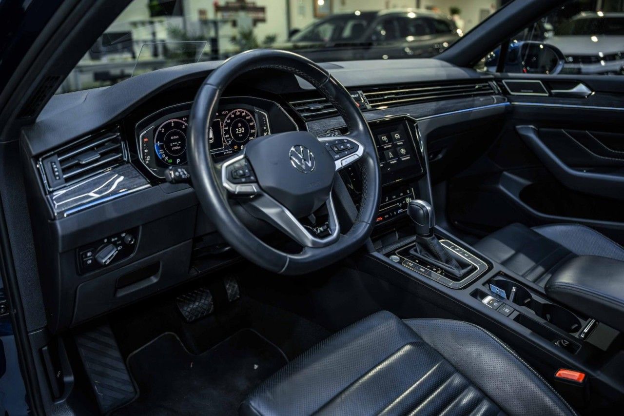 Volkswagen Passat 2.0 TDI DSG 2x R-Line STAHZG H&K PANO AHK