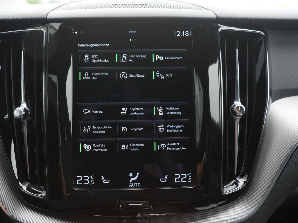 Volvo XC60 B4 D AWD Geartronic R-Design *Xenium * AHK*