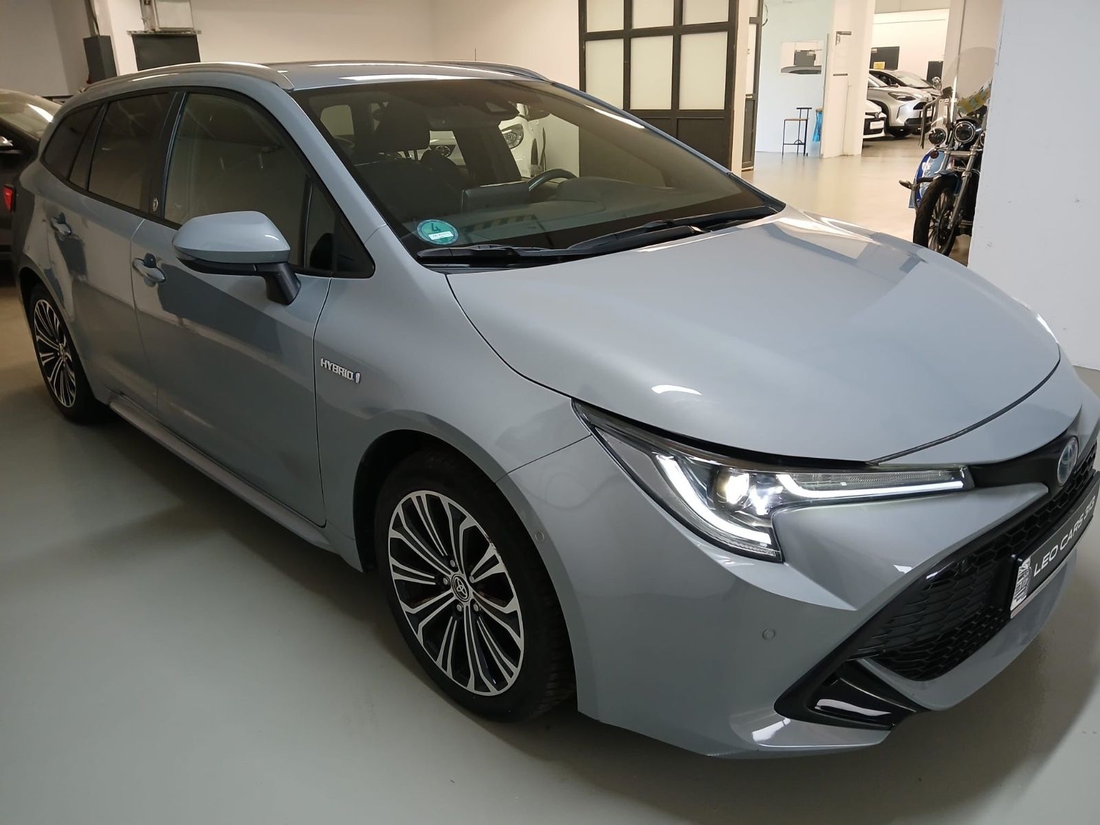 Toyota Corolla Touring Sports 2.0 Hybrid Team - Samsaru's Car Outlet