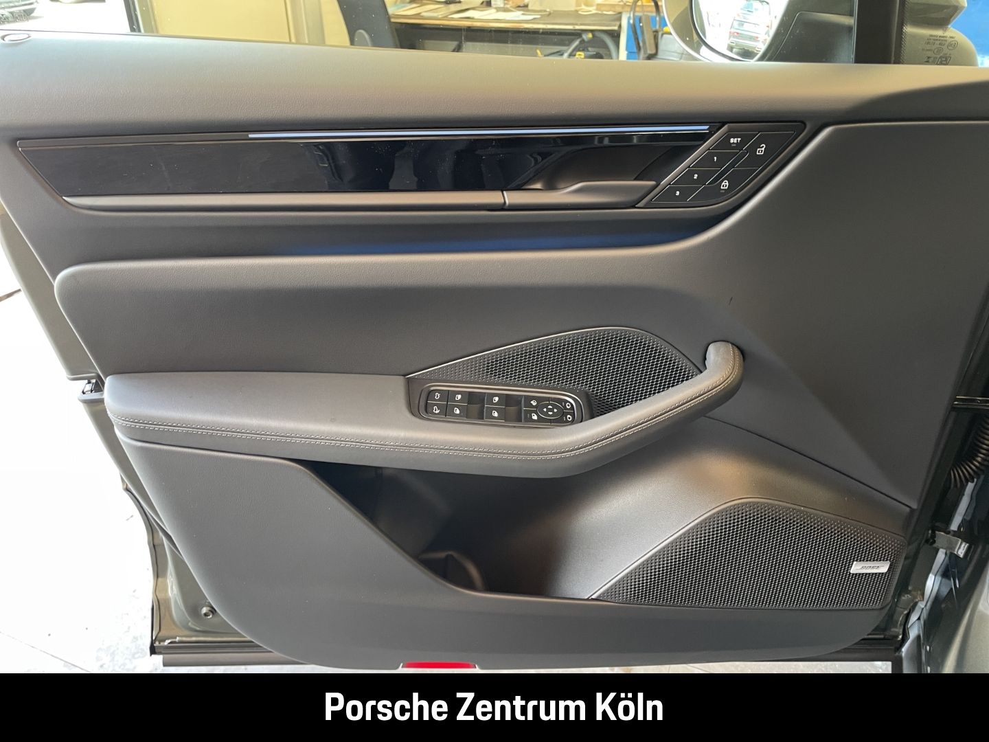 Porsche Macan 4 Luftfederung Panoramadach Surround-View