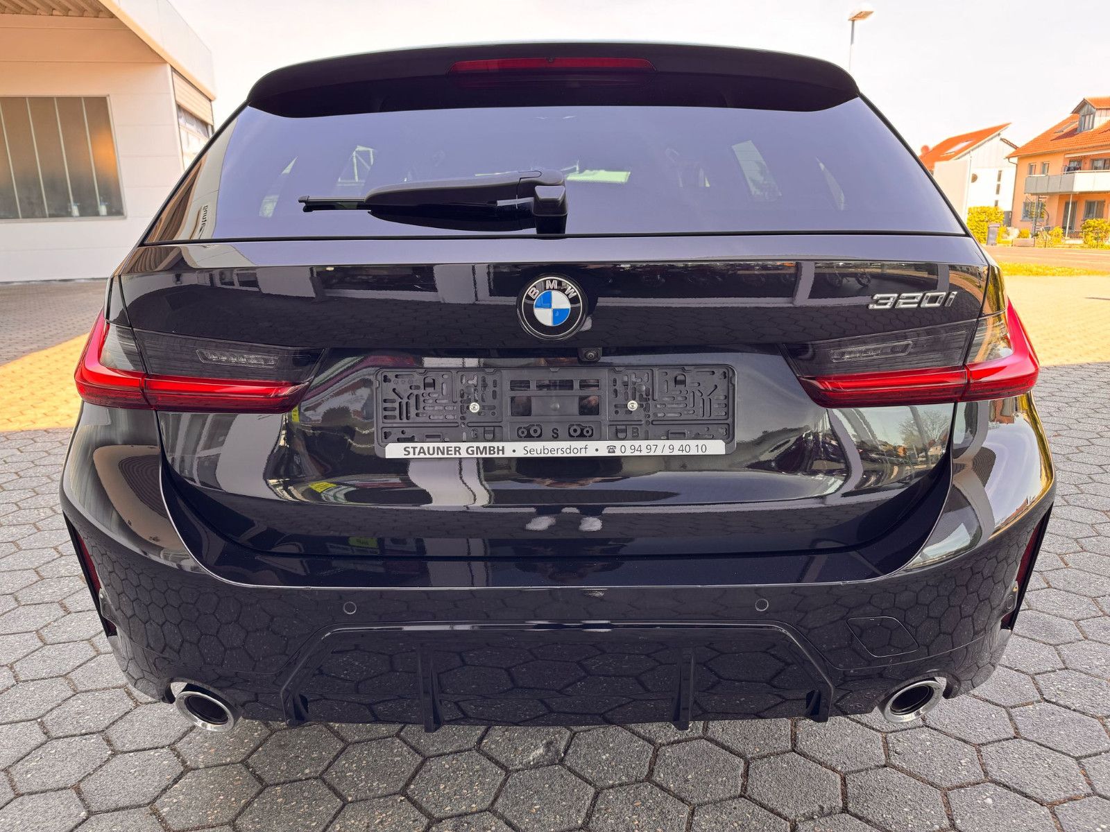 BMW 320 i Touring M-Sport - Samsaru's Car Outlet