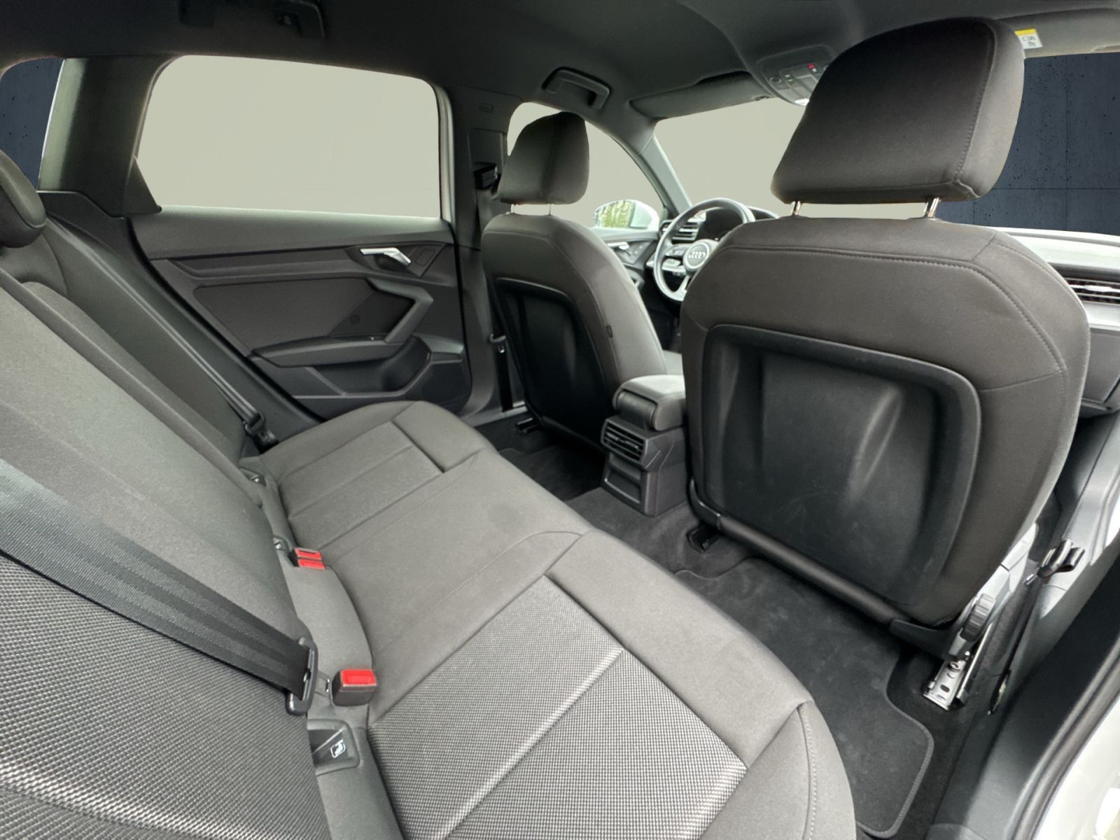 Audi A3 Sportback 40 TFSI e MMI/ASI/SHZ/EPH/17"/Tempo