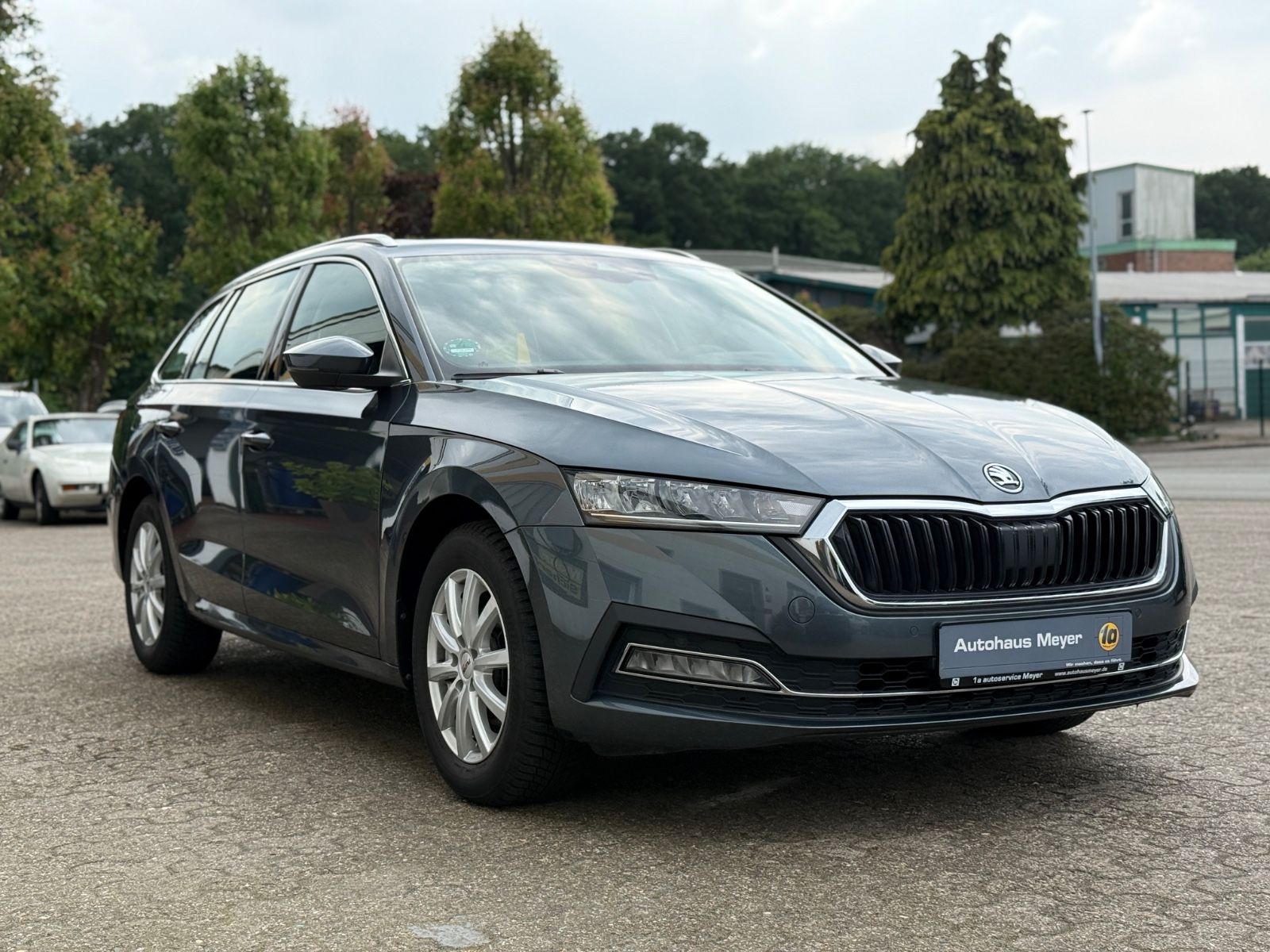 Skoda Octavia Combi 1.5 TSI Style - Samsaru's Car Outlet