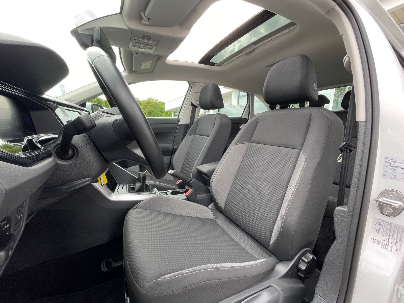 Volkswagen Taigo Life 1.0 TSI - Samsaru's Car Outlet