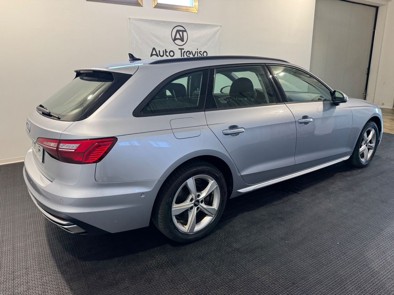 Audi A4 35 TDI S tronic Business Advanced - Samsaru's Car Outlet