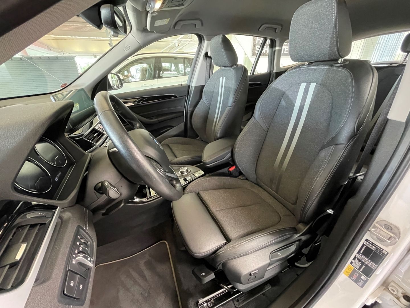 BMW X1 xDrive 25e Sport Line - Samsaru's Car Outlet