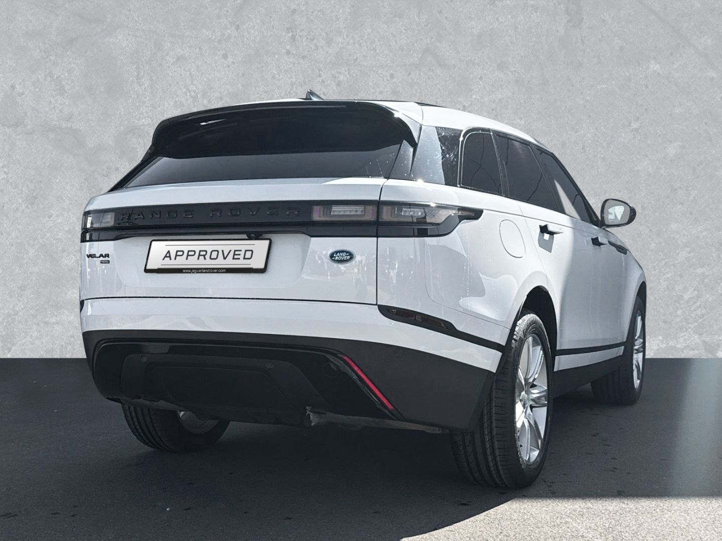 Range Rover Velar P400e Winter-Black - Samsaru's Car Outlet