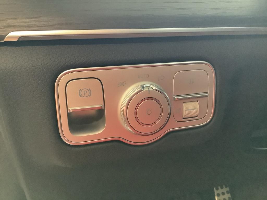 Mercedes-Benz GLE 450 d 4MATIC +MBUX+AMG+Wide+Navi+MBeam+Pano