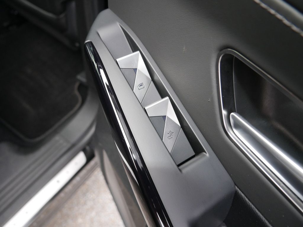 DS Automobiles DS 7 Crossback E-Tense Grand Chic 4x4 LED PANO