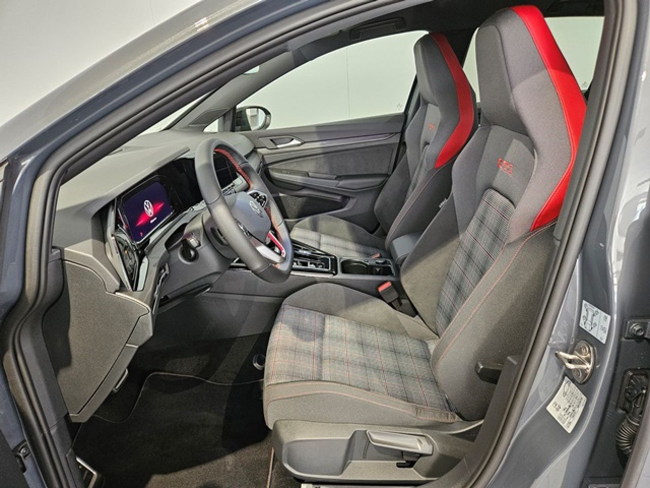 Volkswagen Golf 2.0 TSI GTI DSG BlackStyle - Samsaru's Car Outlet