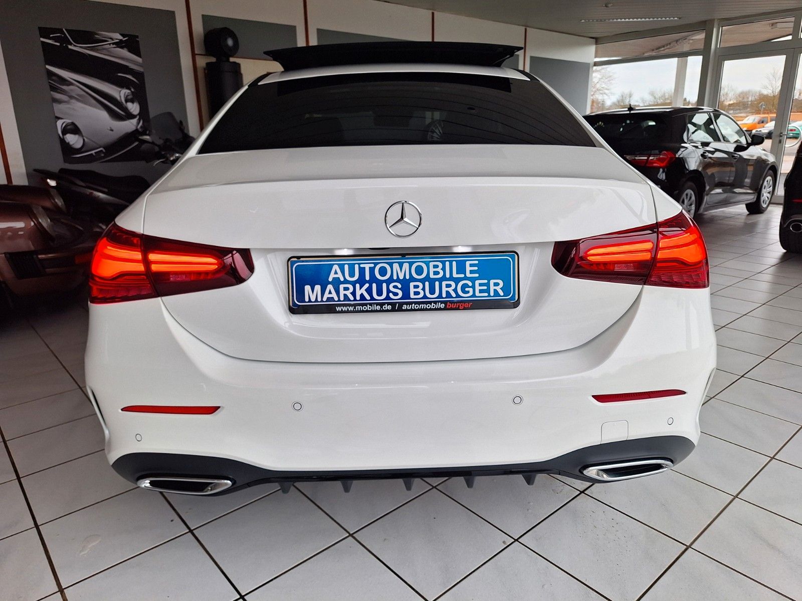 Mercedes-Benz A 180 Limousine AMG Line - Samsaru's Car Outlet