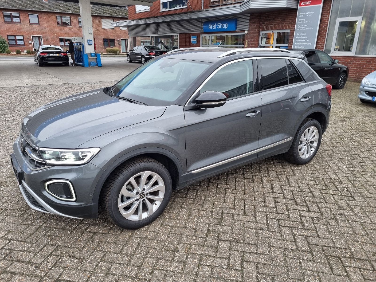 Volkswagen T-Roc Style - Samsaru's Car Outlet
