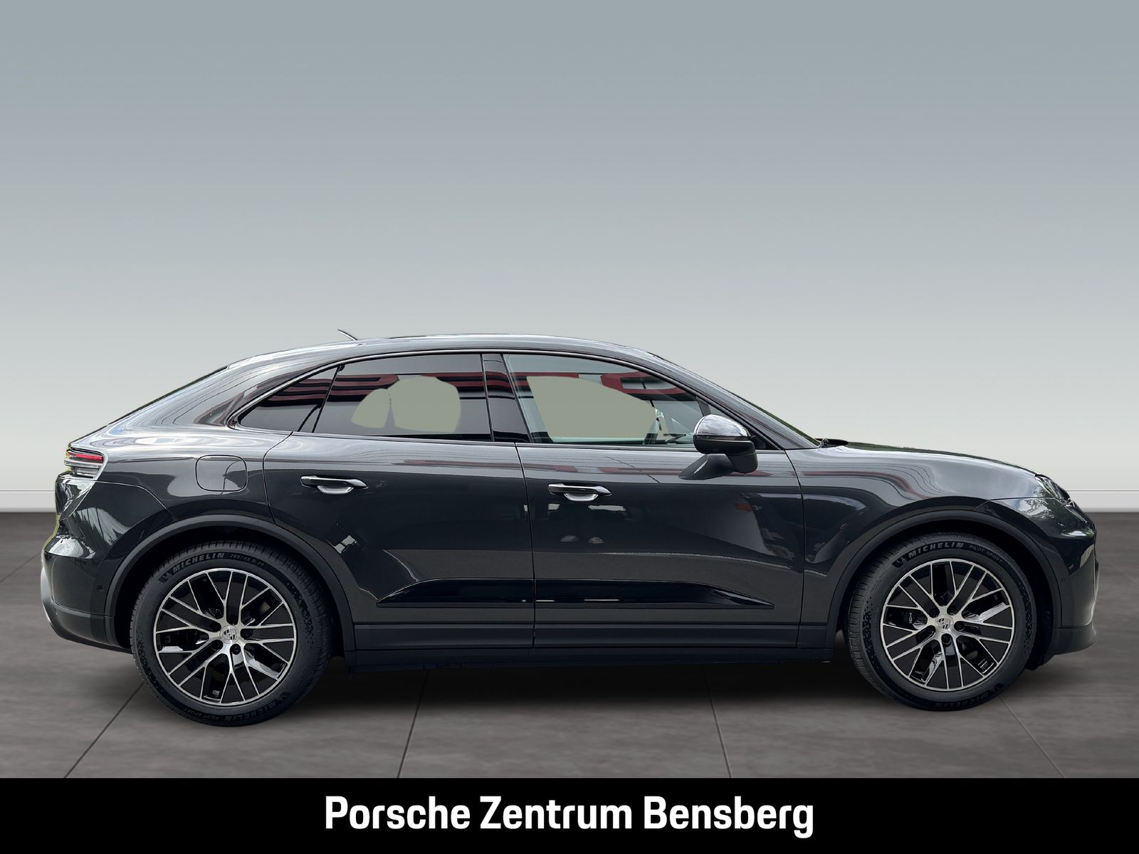 Porsche Macan Electric 4