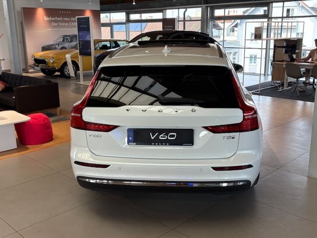 Volvo V60 Ultra Bright Recharge Plug-In Hybrid AWD T8