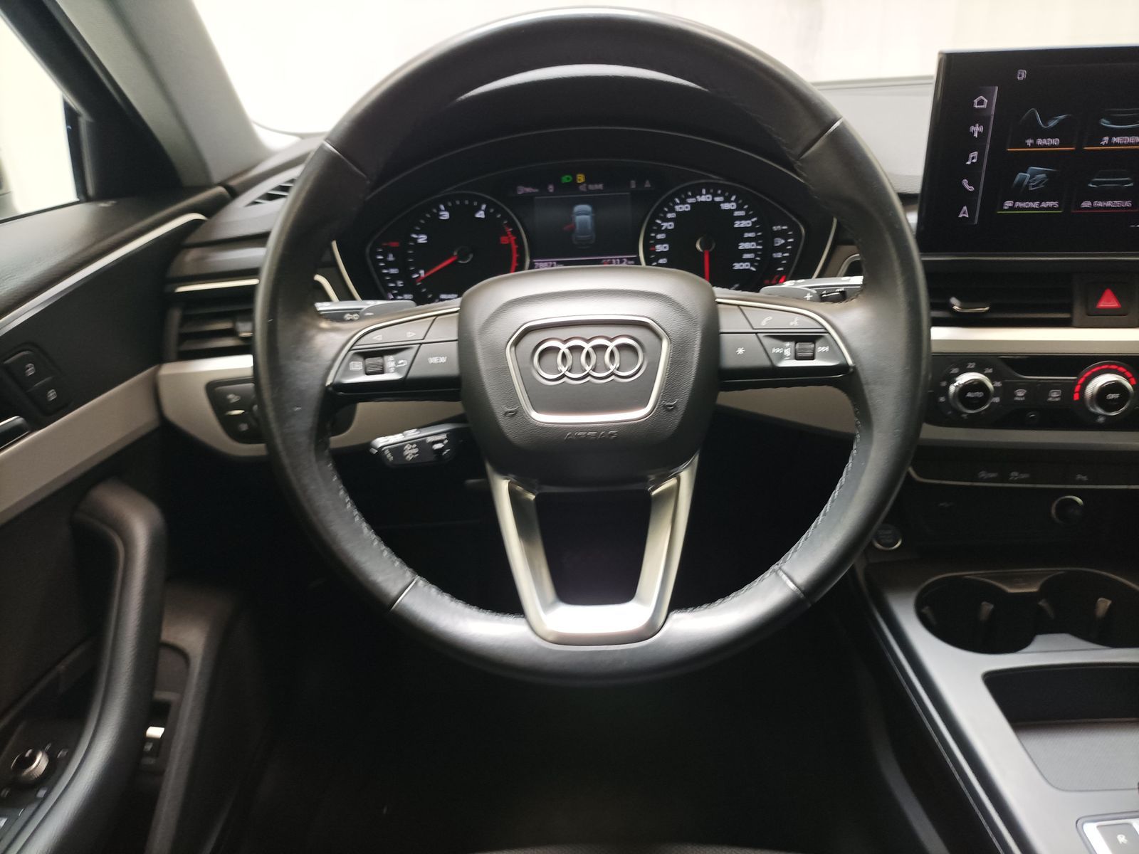 Audi A4 35 2.0 TDI Avant - Samsaru's Car Outlet